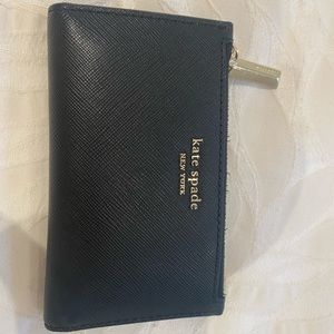 ‼️SOLD‼️ Cute Kate Spade wallet!
